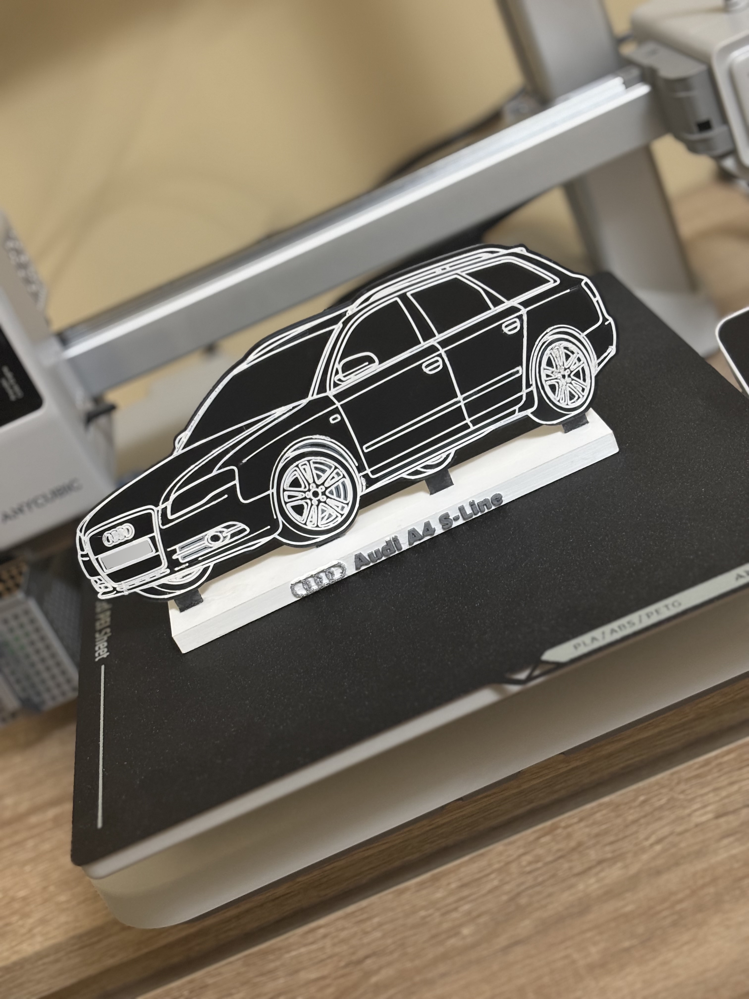 Audi A4 S-Line asztali dísz